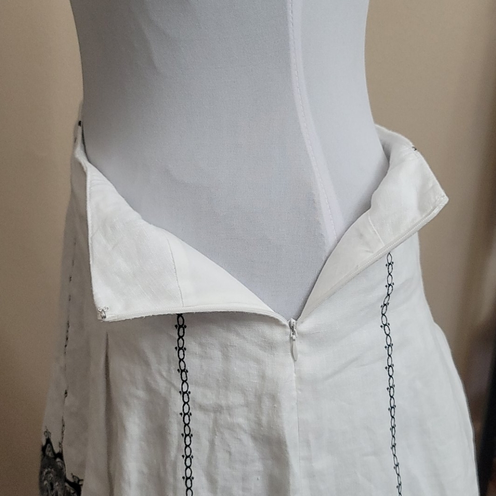 The Limited Skirt - Picture 7 of 10